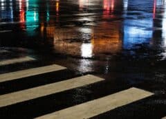 Zašto pešaci ginu na mestima gde postoji signalizacija: Paradoks bezbednosti na obeleženim prelazima