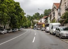 Zašto su trotoari u srpskim gradovima neupotrebljivi: Kada pešaci moraju na kolovoz